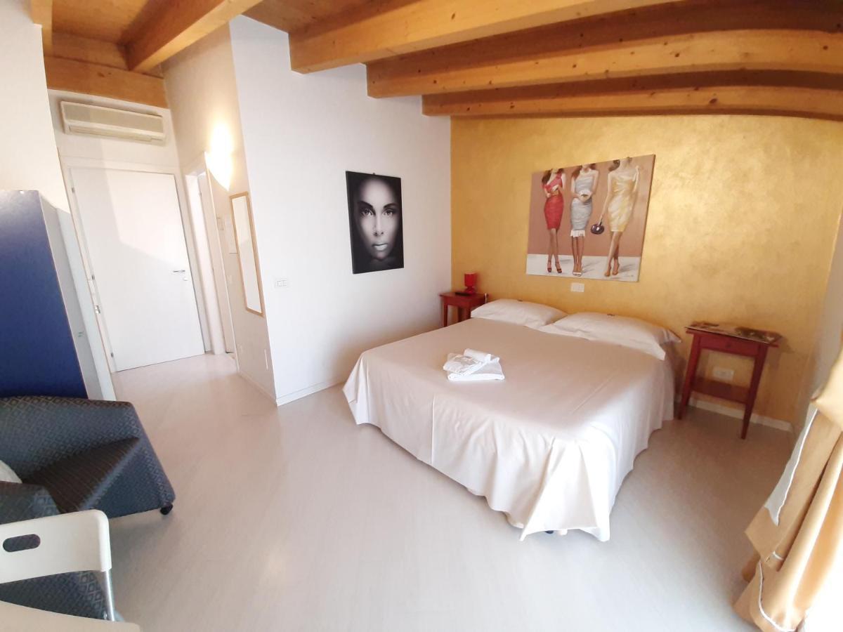 Il Girasole High Quality Inn Milan Exterior photo
